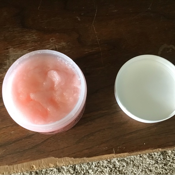 Amazing Grace philosophy salt body scrub - Picture 4 of 5